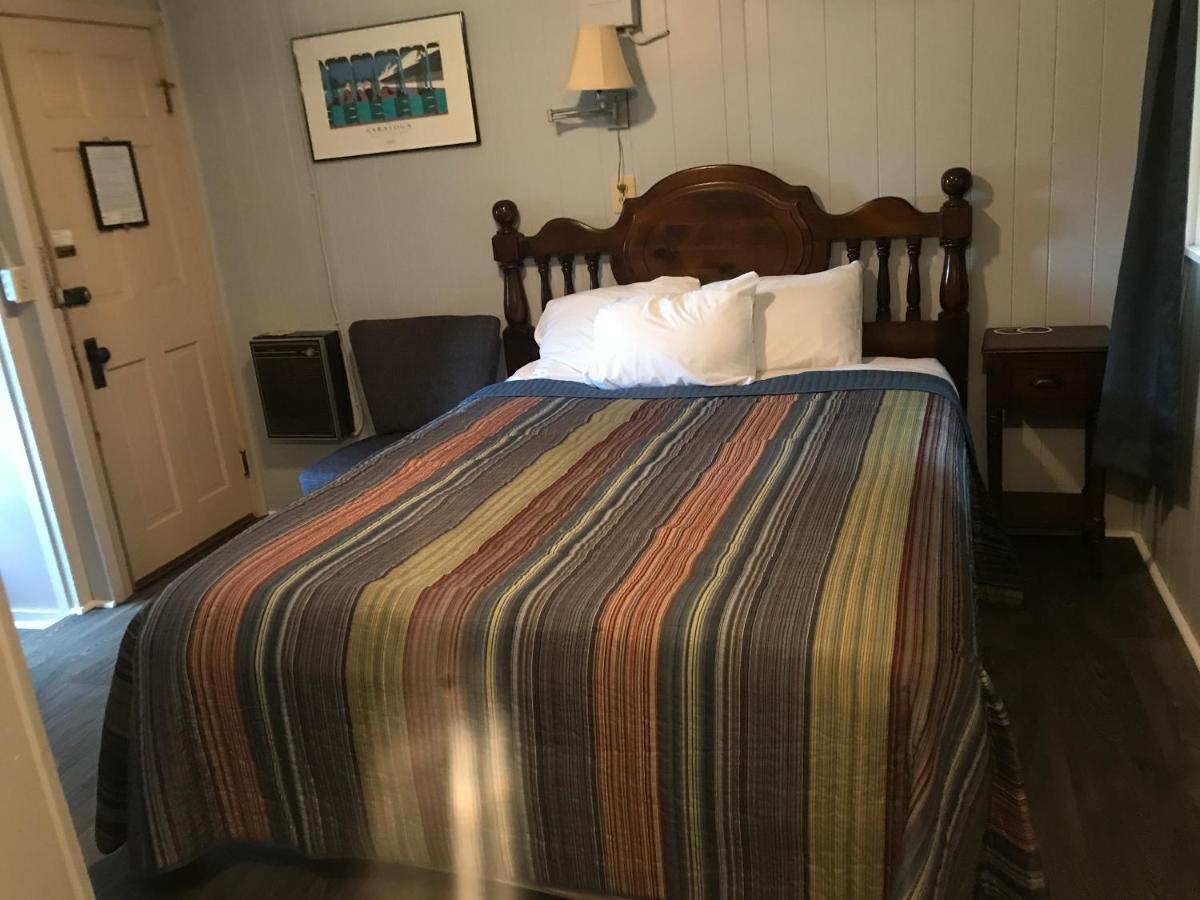 Chamber Lane Motel Round Lake 외부 사진