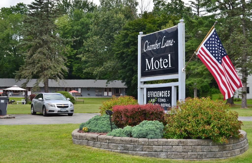 Chamber Lane Motel Round Lake 외부 사진