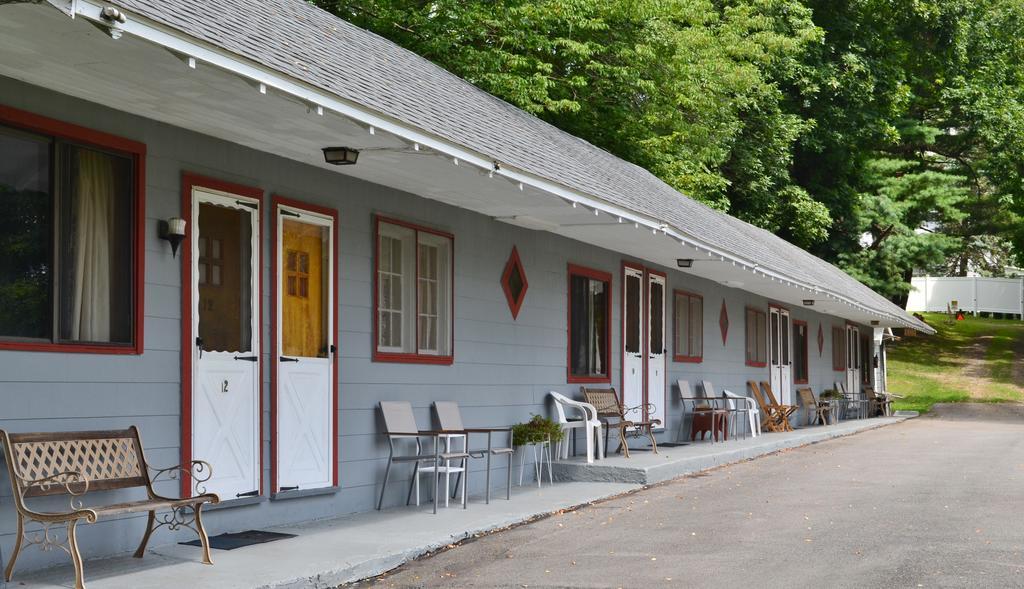Chamber Lane Motel Round Lake 외부 사진