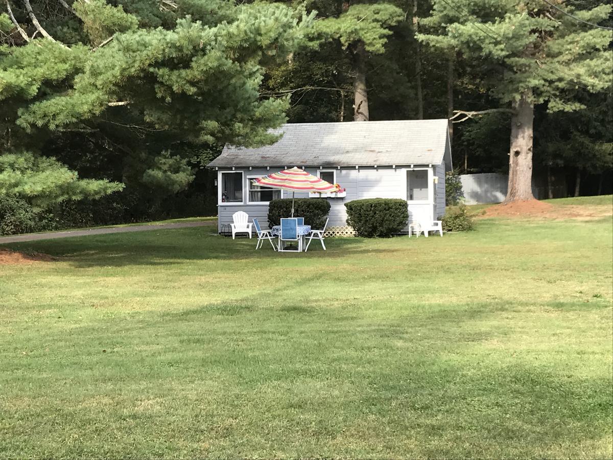 Chamber Lane Motel Round Lake 외부 사진
